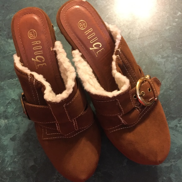 NWT High heel brown clogs with faux sheep lining - Picture 2 of 5